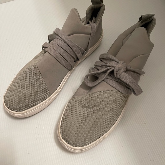 Steve Madden Lancer Sneaker in Grey - Picture 3 of 8